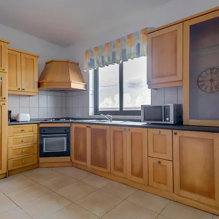 Cosy 2br Penthouse With Private Balcony By 360 Estates Apartment Siggiewi