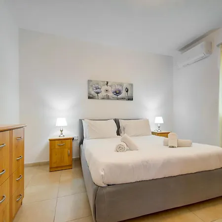 Cosy 2br Penthouse With Private Balcony By 360 Estates