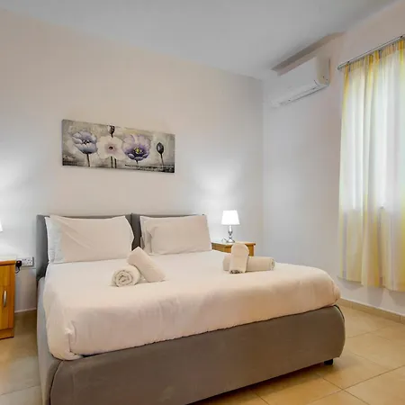 Daire Cosy 2br Penthouse With Private Balcony By 360 Estates