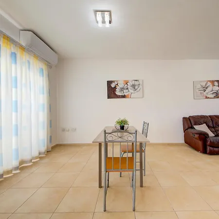 Cosy 2br Penthouse With Private Balcony By 360 Estates Daire Siggiewi