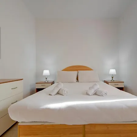 Cosy 2br Penthouse With Private Balcony By 360 Estates Daire Siggiewi
