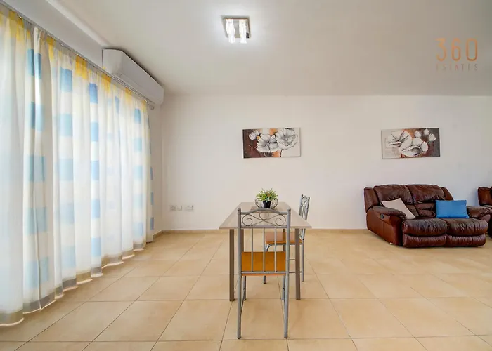 Cosy 2br Penthouse With Private Balcony By 360 Estates Apartamento Siggiewi