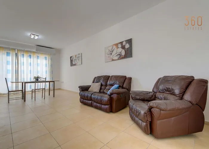 Cosy 2br Penthouse With Private Balcony By 360 Estates * Siggiewi