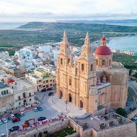 Apartmán Cosy 2br Penthouse With Private Balcony By 360 Estates