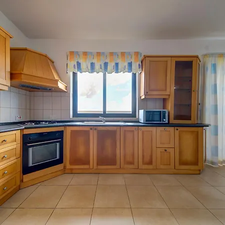 Cosy 2br Penthouse With Private Balcony By 360 Estates Apartament *