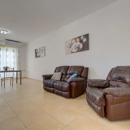 Cosy 2br Penthouse With Private Balcony By 360 Estates * Siggiewi