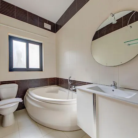 Cosy 2br Penthouse With Private Balcony By 360 Estates * Siggiewi