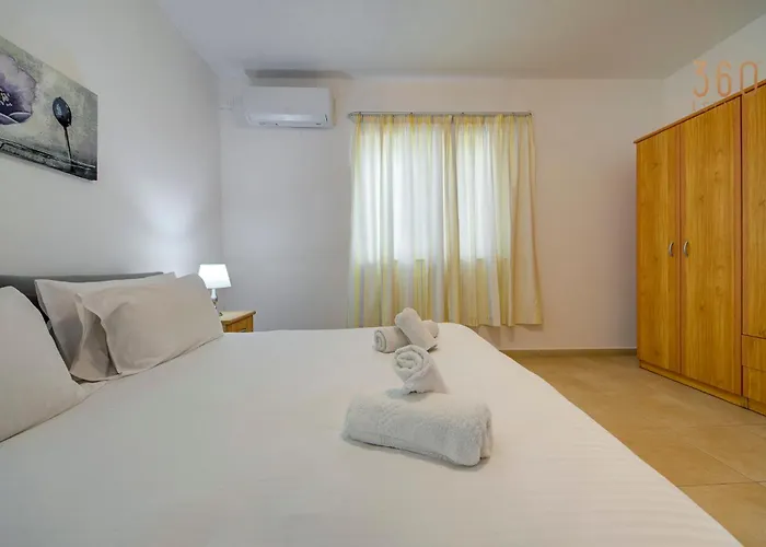 Cosy 2br Penthouse With Private Balcony By 360 Estates