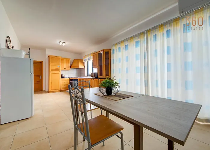 Apartament Cosy 2br Penthouse With Private Balcony By 360 Estates