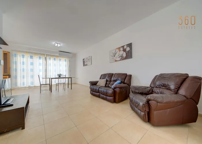 Apartament Cosy 2br Penthouse With Private Balcony By 360 Estates *