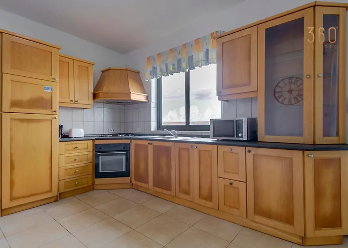 Cosy 2br Penthouse With Private Balcony By 360 Estates Apartament Siggiewi