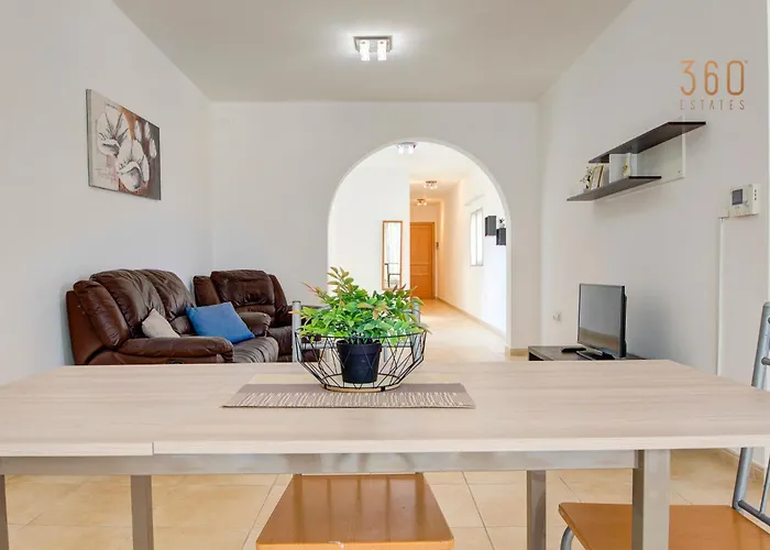 Cosy 2br Penthouse With Private Balcony By 360 Estates Apartament
