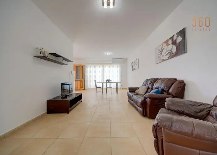 Cosy 2br Penthouse With Private Balcony By 360 Estates